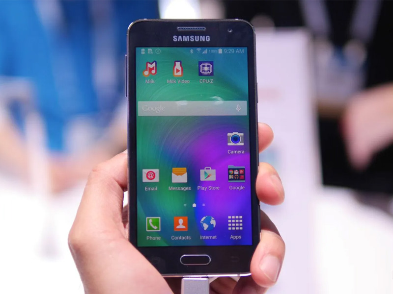 Thay màn hình Samsung Galaxy A3 – A300 (2015) 1