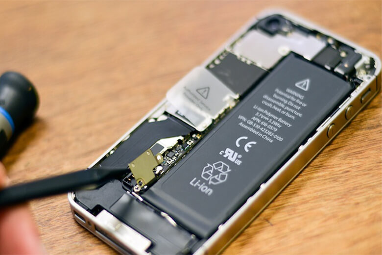 Thay pin kịp thời sẽ giúp việc sử dụng iPhone 5s không bị gián đoạn