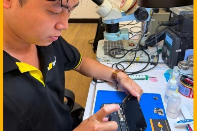 Thay pin iPhone 8 Plus 6 Thay pin iPhone 8 Plus có bảo hành chính thức