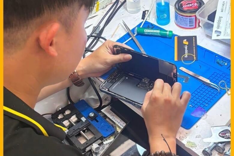 Thay pin iPhone 8 Plus 5 Thay pin iPhone 8 Plus uy tín tại Viện Di Động