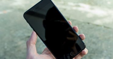Cách "Cấp Cứu" iPhone 6 Bị Rơi Không Lên Màn Hình