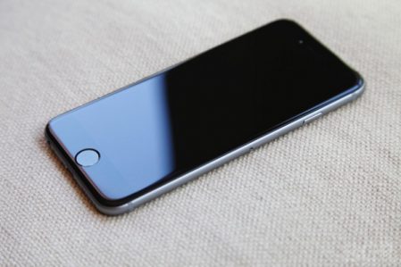 Sửa màn hình iPhone 6, 6 plus không lên 1 Khi màn hình iPhone 6, 6 Plus không lên