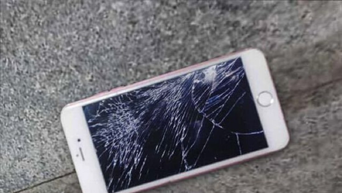 Xử lý màn hình iPhone 6S bị vỡ