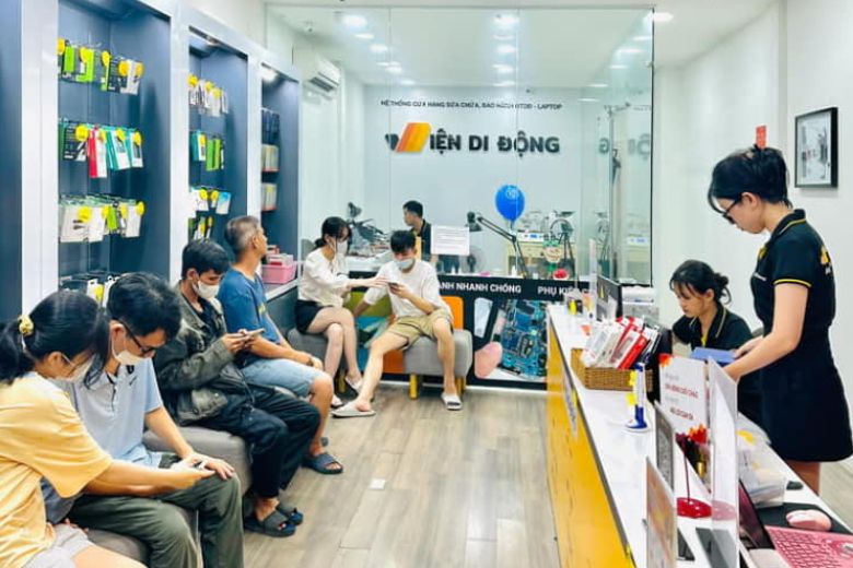 Thay màn hình iPhone 11 Pro Max 5 Thay màn hình iPhone 11 Pro Max uy tín tại Viện Di Động