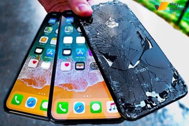 Thay màn hình iPhone 11 2 Khi nào cần thay màn hình iPhone 11 toàn bộ hoặc chỉ kính