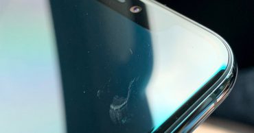 Cách làm mờ vết xước trên màn hình điện thoại iPhone ngay tại nhà cực hiệu quả