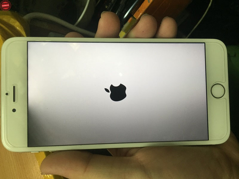 màn hình iPhone 6 bị tối một góc lỗi