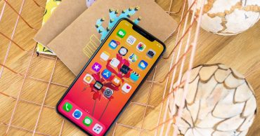 Cần nên xử lý màn hình iPhone XS bị vỡ như thế nào? man hinh iphone xs bi vo thumb viendidong min