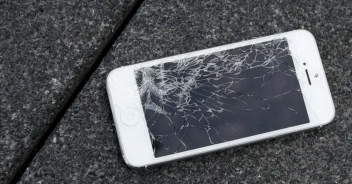 Dịch vụ sửa màn hình iPhone 8 tại Viện Di Động có uy tín hay không và giá cả ra sao?