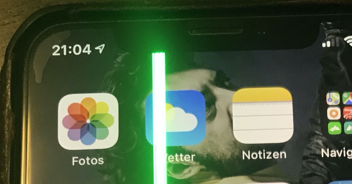Xử lý màn hình iPhone X bị sọc xanh tại nhà có hiệu quả hay không?
