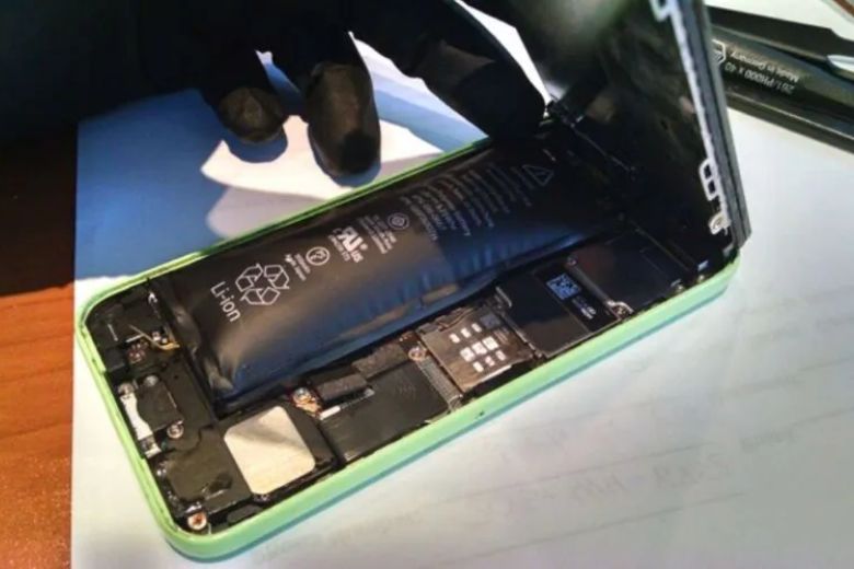 iPhone 11 dễ chai pin khi thường xuyên chơi game và chạy app nặng gây nóng máy