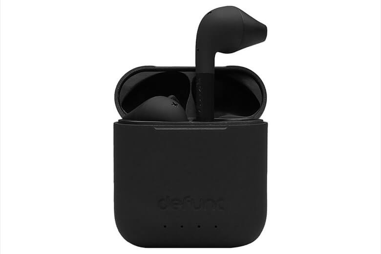 Tai nghe Bluetooth Defunc True Go Slim sở hữu thiết kế thon gọn, 2 phần earbuds được thiết kế chắc chắn cùng phần chân tai housing tạo hình khiến tai nghe có độ bám vững