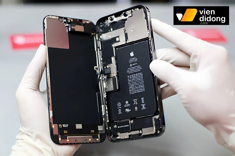 Thay pin iPhone 12 Pro Max 5