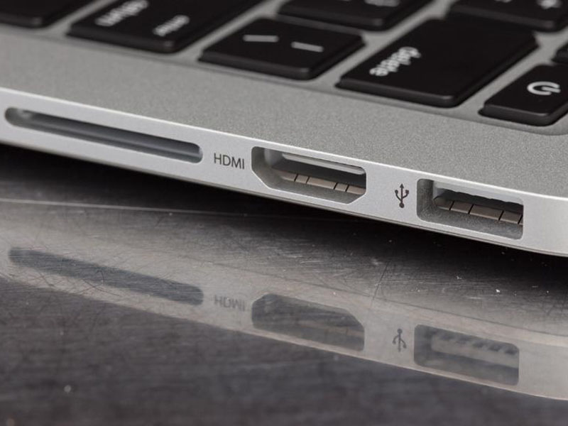 MacBook Pro 2015 có nhiều 2 cổng USB mang đến sự trải nghiệm tốt hơn