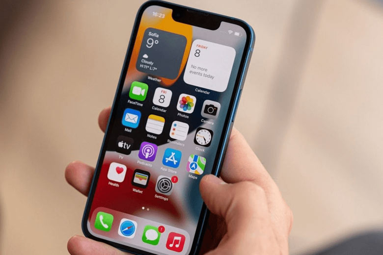 Nên kiểm tra kỹ tình trạng máy trước khi thay pin iP 13