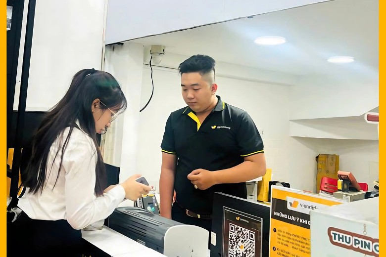 Bạn có thể đến cửa hàng để thay pin iPhone 13 Mini lấy liền
