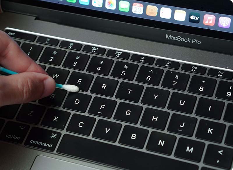 Dấu hiệu nhận biết nên vệ sinh MacBook Pro 2013