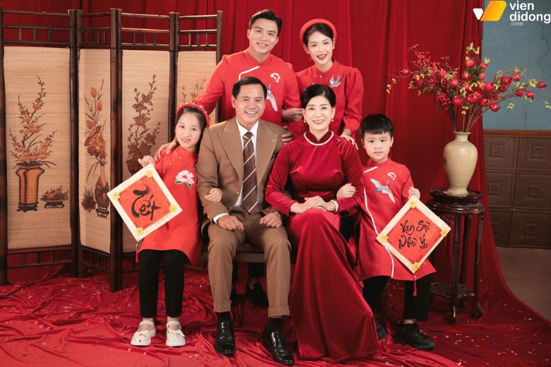 Ảnh chụp ngày Tết dễ thiếu sáng, bố cục rối