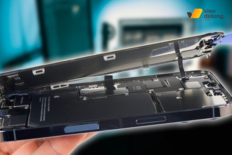 Bạn nên ưu tiên chọn những trung tâm thay màn hình iPhone uy tín để bảo vệ máy