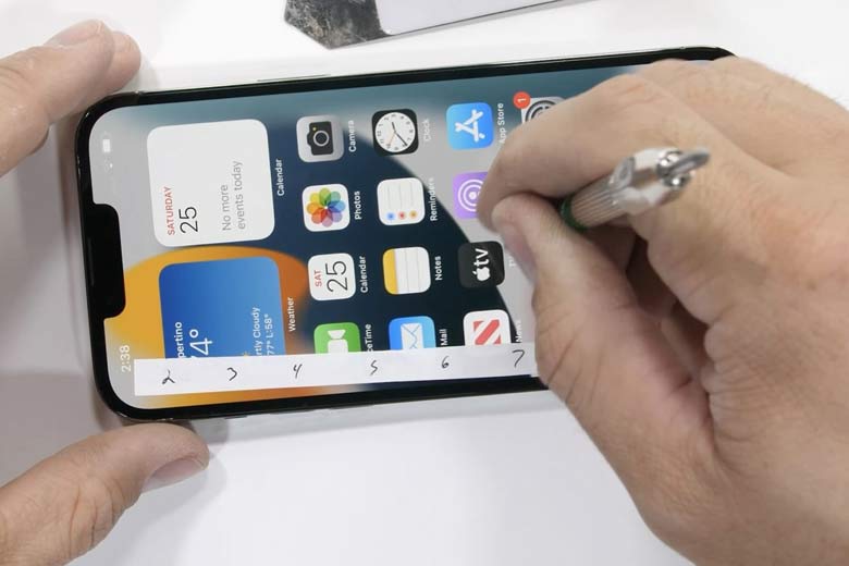 Thay màn hình iPhone 13 Pro loại nào?