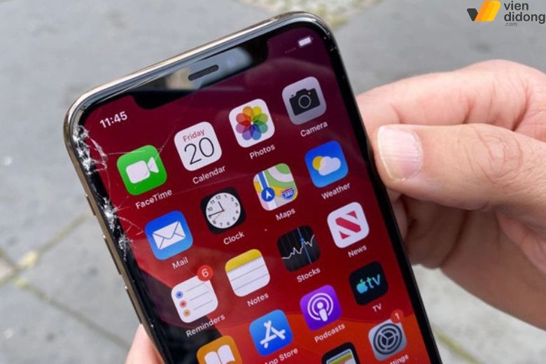 Nếu chỉ nứt kính ngoài, có thể ép kính để tiết kiệm chi phí.