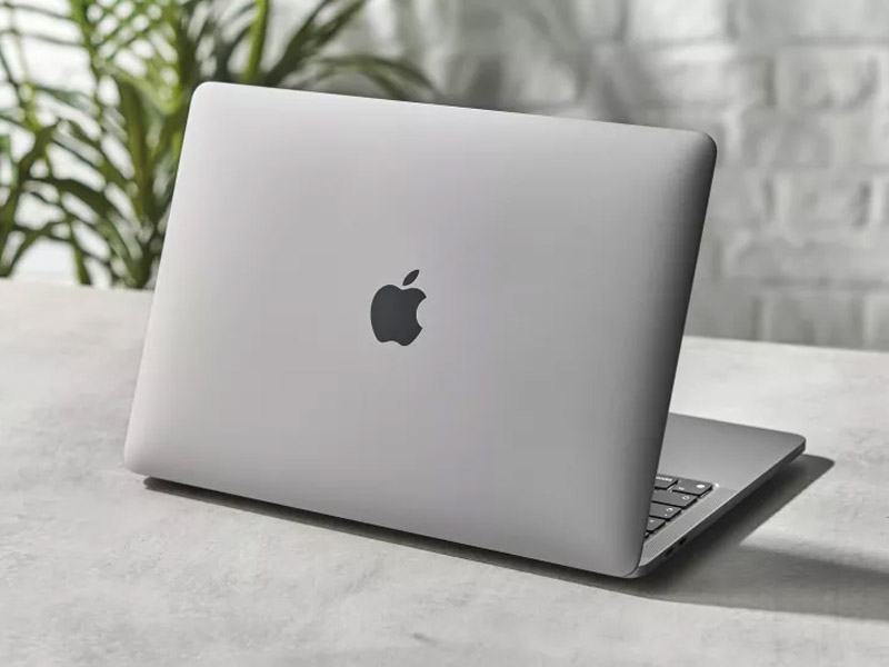 MacBook Pro 13 inch phát hành