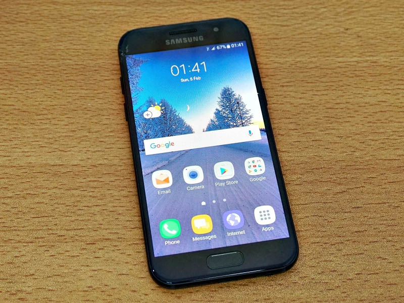 Thay màn hình Samsung Galaxy A3 2017 1