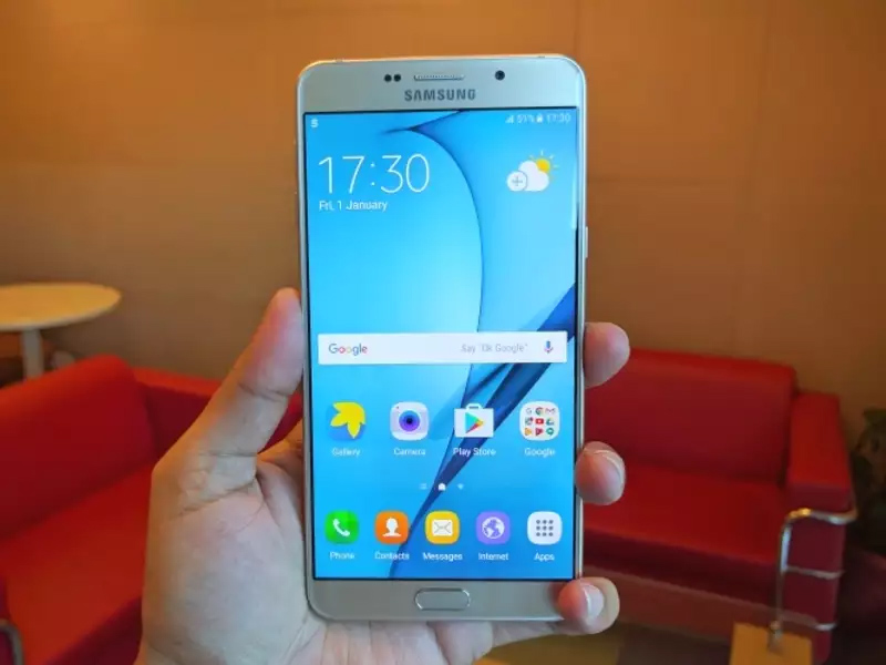 Thay màn hình Samsung Galaxy A9 Pro 1
