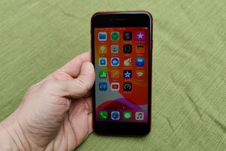 Thay pin iPhone SE 2020 2 Dung lượng pin nhỏ khiến iPhone SE 2020 dễ giảm thời gian sử dụng