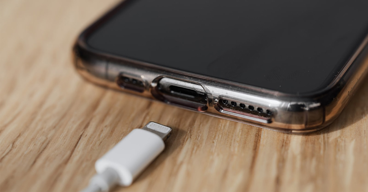 5 cách sửa điện thoại sạc không vào pin qua thiết bị iOS và Android