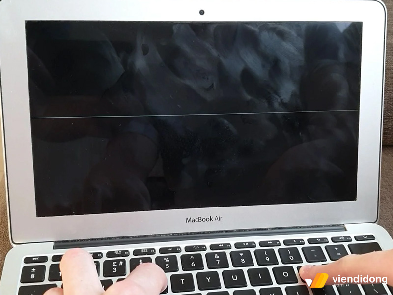 MacBook Air bị đen màn hình phần mềm
