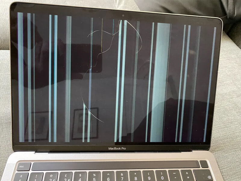 MacBook bị sọc màn hình va đập