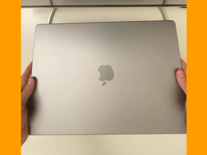 MacBook bị vô nước lắc