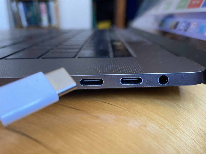 MacBook sạc không vào pin nguồn