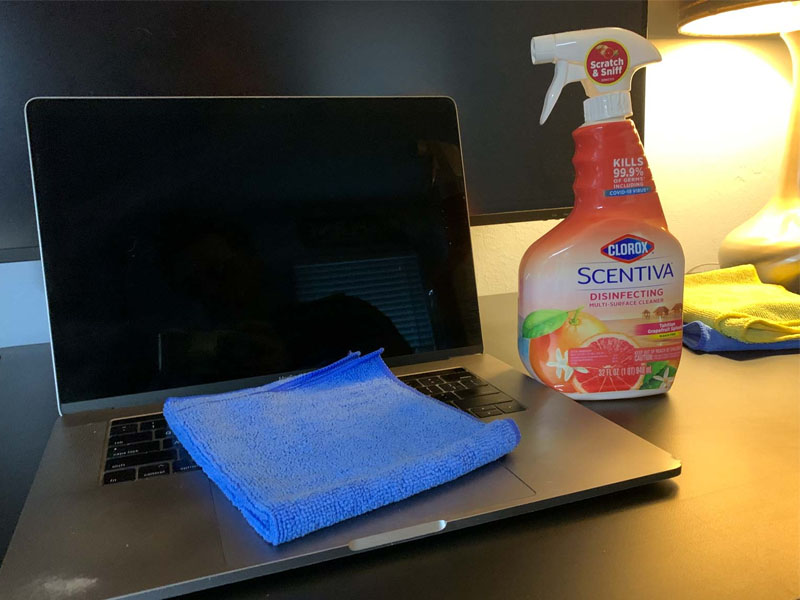 vệ sinh MacBook Pro chuẩn bị fix