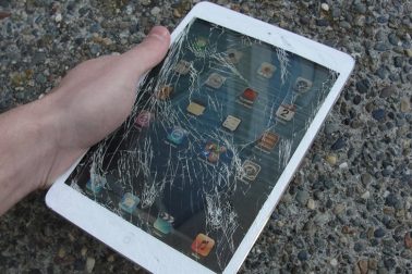 Mặt kính iPad bị vỡ và màn hình iPad bị vỡ  là hai tình trạng hoàn toàn khác nhau