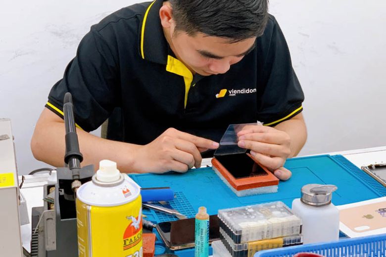 Viện Di Động có đội ngũ kỹ thuật chuyên môn cao xử lý tốt các dòng iPhone