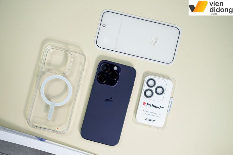 Bạn nên dùng thêm kính cường lực và ốp lưng để bảo vệ iPhone 14 Pro