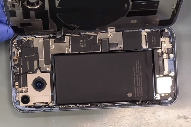 Nên thay pin iPhone 14 Plus loại nào?