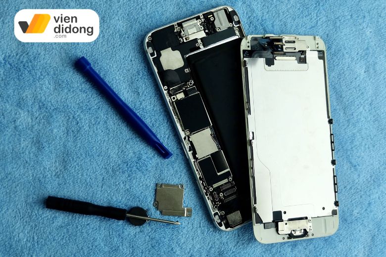 Thay pin iPhone 14 Pro chính hãng nên thực hiện tại trung tâm có uy tín