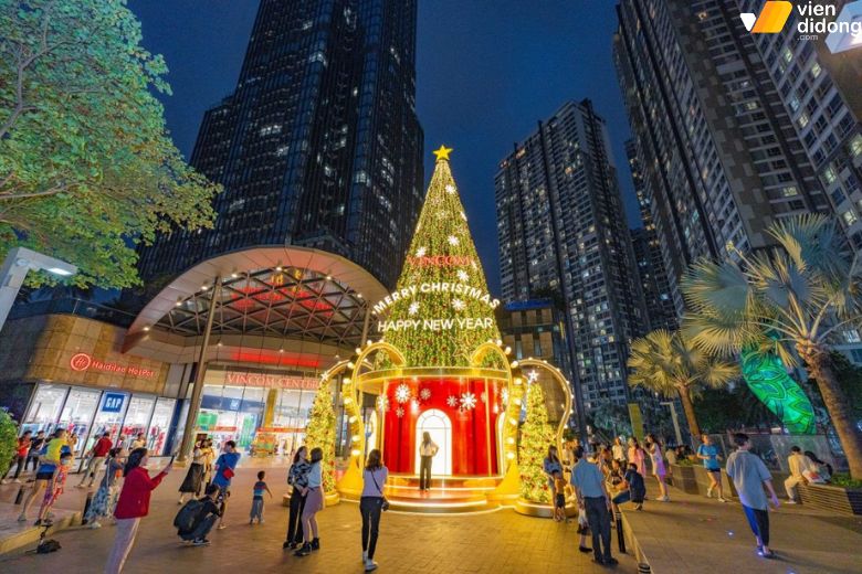 Landmark 81 lung linh Giáng Sinh, trải nghiệm Noel sang trọng
