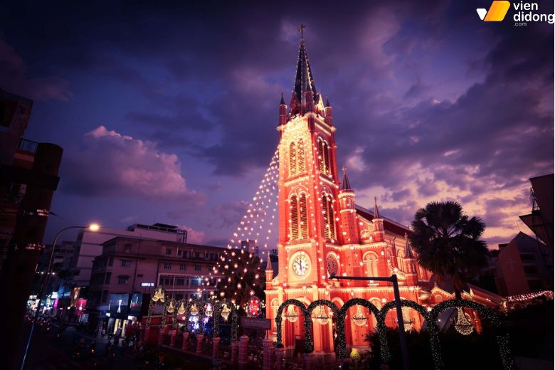 Check-in sống ảo cùng không khí noel rực rỡ với nhà thờ Tân Định