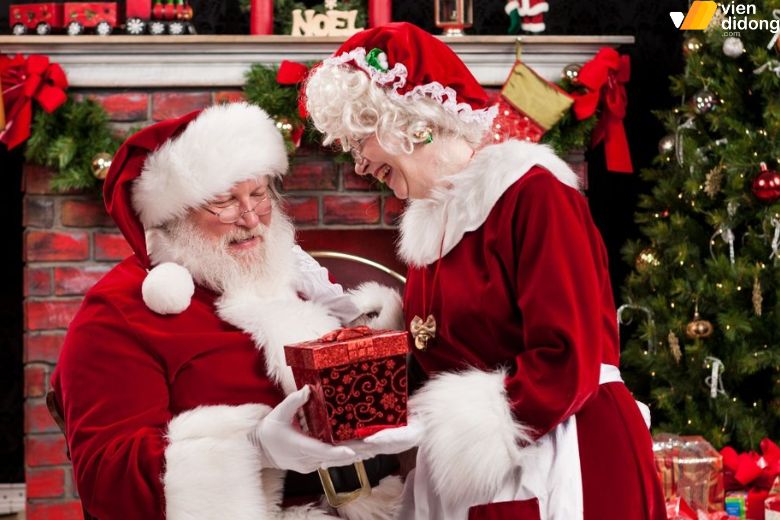 Sự xuất hiện của Bà Claus mang lại thêm sự ấm áp cho truyền thuyết Sant