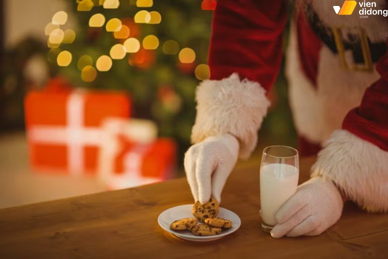Nghi thức để bánh quy và sữa ấm chờ ông già Noel