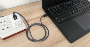 Có nên sạc pin laptop liên tục hay không? Cách sạc pin được khuyến khích sac pin laptop lien tuc thumb viendidong