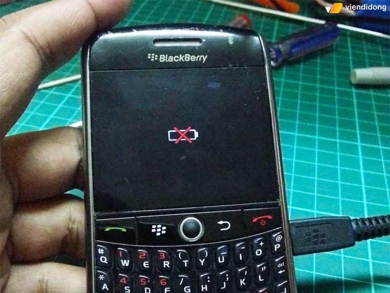 thay pin Blackberry dấu hiệu