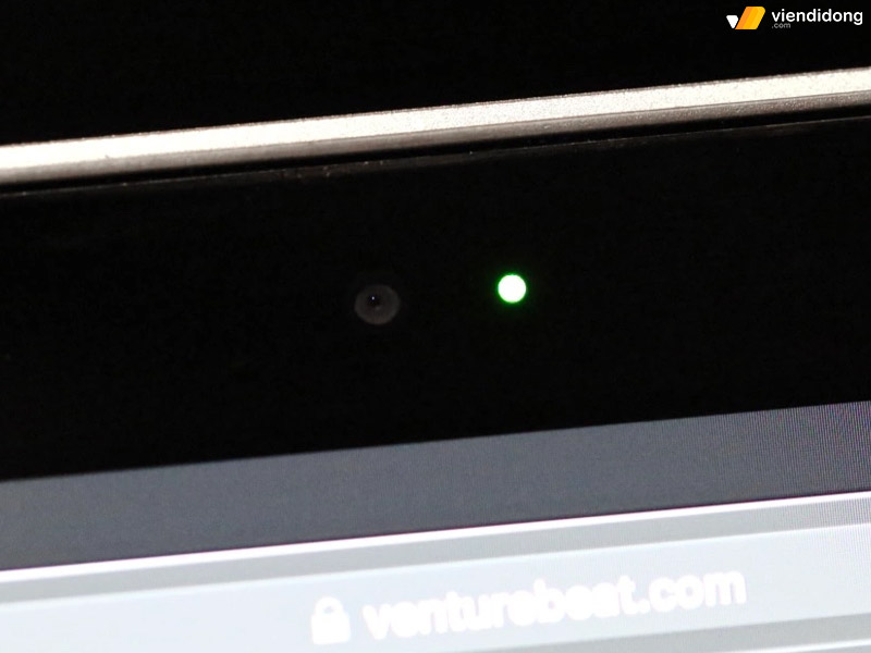 cách mở camera trên MacBook isight 