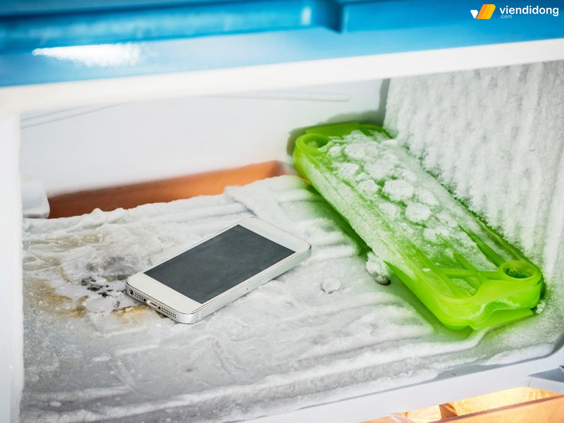 cách sửa điện thoại Samsung bị vô nước tủ lạnh