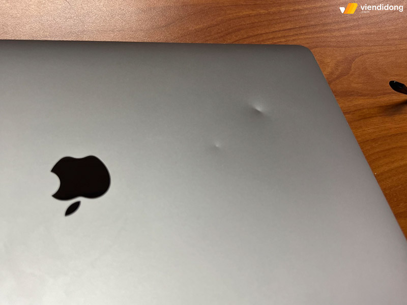 MacBook bị móp sửa tại nhà