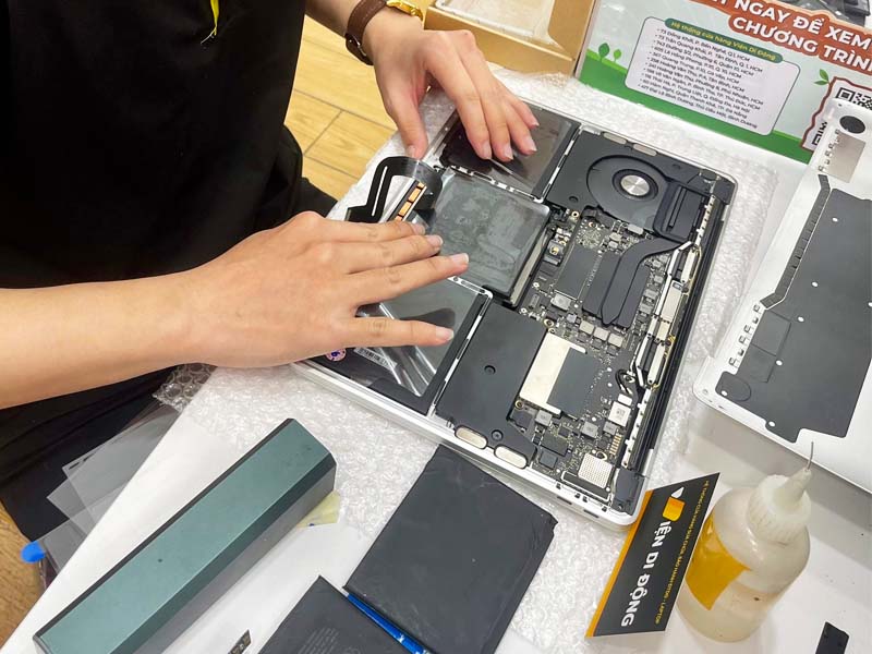 sửa chữa MacBook Quận Gò Vấp kỹ thuật